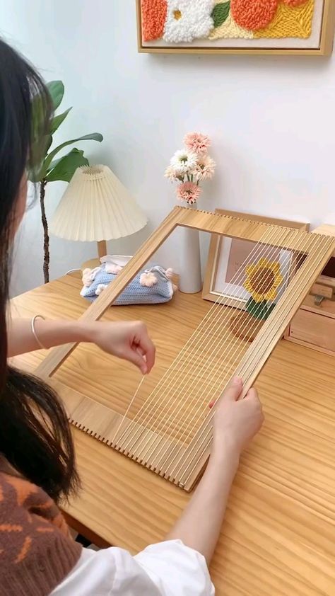 Wool Crafts Diy, Weaving Loom Diy, Wood Slice Crafts, Weaving Kit, Diy Yarn Crafts, Easy Paper Crafts Diy, Rope Crafts Diy, Wedding Crafts Diy, Diy Weaving