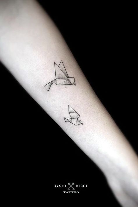 Lovely Origami Tattoo Designs (In Trend) (33) White Bird Tattoos, Tiny Bird Tattoos, Origami Tattoo, Vogel Tattoo, Tier Tattoo, Bird Tattoos, Forearm Tattoo Design, Geometric Tattoo Design, Origami Bird