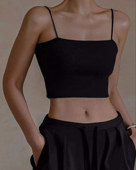 Slim Shoulders And Arms Aesthetic, Hourglass Korean Aesthetic, Slim Figure Vision Board, Slim Body For Vision Board, 90 Degree Shoulders Aesthetic, Narrow Shoulders Aesthetic, Hourglass Figure Reference, Hour Glass Body, Hourglass Figure Outfits