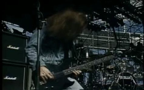 ~CLIFF BURTON~ Cliff Burton, Metallica, We Heart It, Gif, Lost