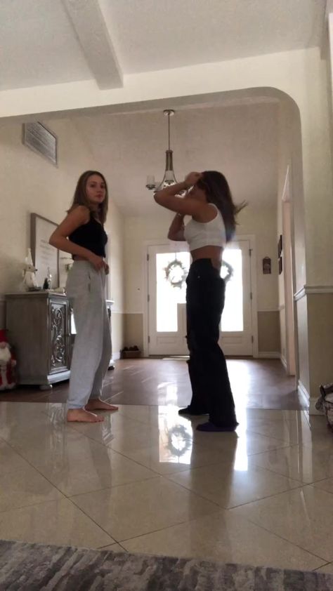 6.3M Mackenzie Ziegler Tik Tok Videos, Maddie Ziegler Tik Tok Videos, Maddie Ziegler And Mackenzie, Makenzie Zigler, Maddie And Mackenzie Ziegler, Maddie Ziegler Dancing, Maddie Mackenzie, Ziegler Sisters, Dance Moms Maddie