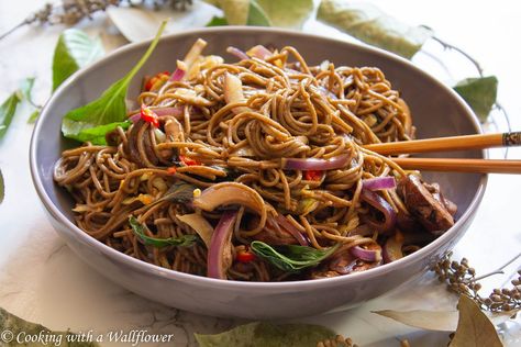 Soba Noodle Vegetable Stir Fry - Cooking with a Wallflower Noodle Vegetable Stir Fry, Biscuits With Honey, Spinach Dumplings, Japanese Soba Noodles, Boiled Spinach, Types Of Noodles, Dumpling Filling, Soba Noodle, Chicken Spinach