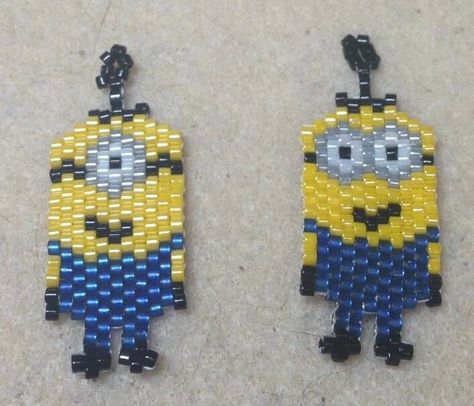 Minion Earrings, Halloween Earrings Beaded, Halloween Jewelry Diy, Native Earrings, Diy Seed Bead Earrings, Bracelets Tutorial, Seed Bead Pattern, Beaded Earrings Diy, Beaded Bracelets Tutorial