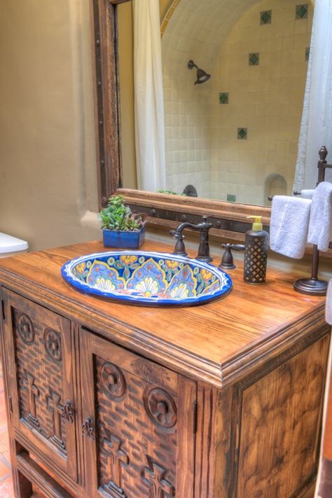 HANDPAINTED MEXICAN SINKS Mexican Style Bathroom, Talavera Bathroom, Mexican Tile Bathroom, Mexican Sink, Spanish Bathroom, Mexican Bathroom, Mexican Interiors, Hacienda Homes, Spanish Decor