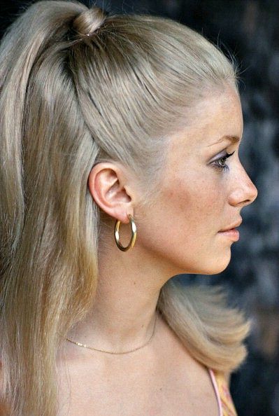 Catherine Deneuve Style, Catherine Denueve, French Icons, Jacqueline Bisset, Most Beautiful People, Catherine Deneuve, French Actress, Jane Fonda, Brigitte Bardot