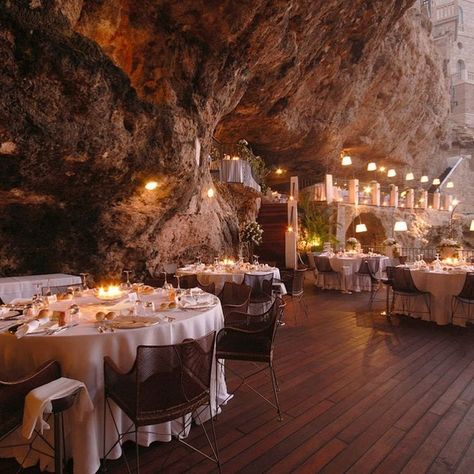 Grotta Palazzese, Travel Fund, Italian Coast, Resort Look, Positano Italy, Verona Italy, Italy Aesthetic, Photo Style, Restaurant Offers