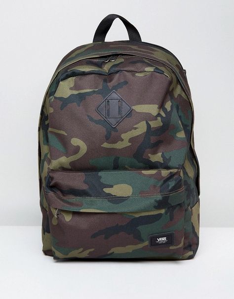 Vans Old Skool Plus Backpack In Camo V002TM97I Camo Vans, Hang Bag, Camouflage Backpack, Tas Mini, Camo Backpack, Man Bags, Hype Clothing, Sanuk Shoes, Vans Logo