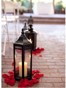 lantern w/ petals Valentines Banquet, Black And Red Wedding, Black Red Wedding, Lantern Decor Wedding, Red Wedding Theme, Black Lantern, Wedding Lanterns, Gold Theme, Fall Wedding Decorations