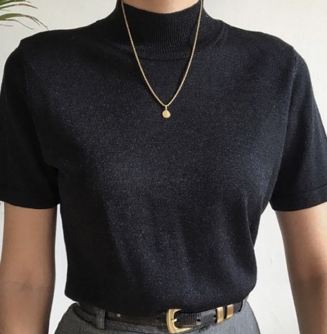 Short Sleeve Mock Neck Top, Short Turtleneck Outfit, Dresses With Turtle Neck, Short Sleeve Turtleneck Outfit, Turtle Neck Shirt Outfit, Mockneck Top Outfit, Mock Turtleneck Outfit, Black Turtle Neck Outfit, Mock Neck Top Outfit