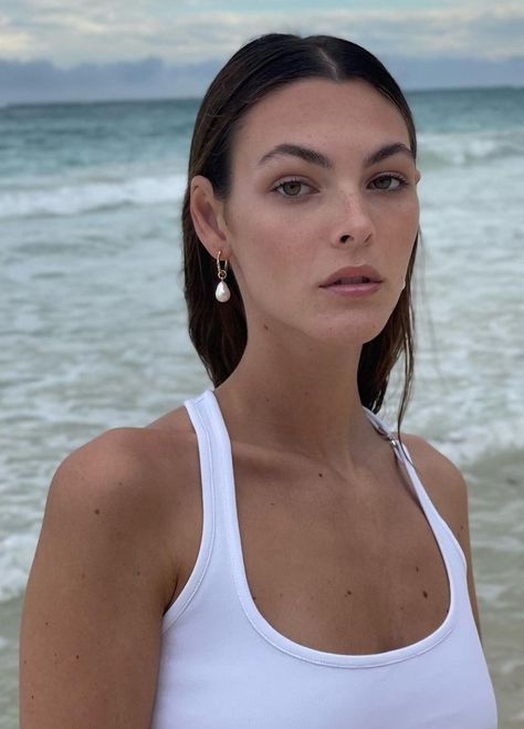 Victoria Ceretti, Vittoria Cerreti, Bushy Eyebrows, Vittoria Ceretti, Italian Model, Model Lifestyle, Italian Beauty, Model Inspo, Model Aesthetic