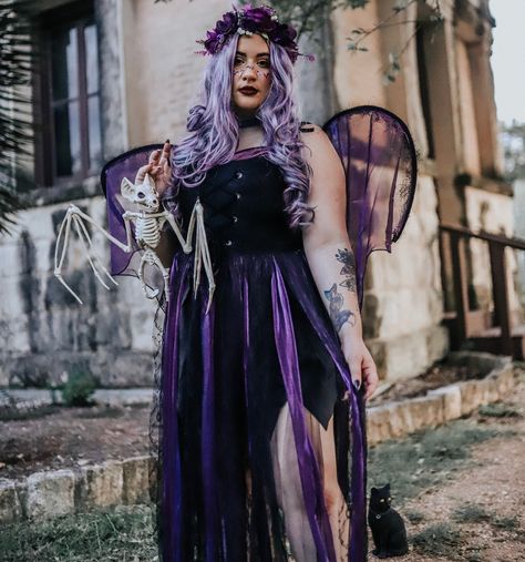 Goth Fairy Costume, Dark Flower Crown, Plus Size Fairy Costume, Dark Fairy Costume, Forest Fashion, Fairy Tale Costumes, Fairy Halloween Costumes, Haunted Forest, Ren Fair