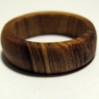 Diy Wooden Ring, Wood Rings Diy, Wooden Rings Diy, Crafts Wall Decor, Wooden Bead Jewelry, Wood Jewelry Diy, Wooden Jewelery, Wood Jewelery, Wooden Wedding Ring