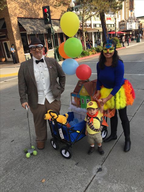 Family fun. From the movie UP. Mr Fredrickson, Russell and Kevin. Russell And Kevin Up Costume, Pixar Up Costume Ideas, Up Family Costumes Disney, Dug From Up Costume Diy, Movie Up Costume Ideas, Up Characters Pixar Costumes, Up Costume Family, Up Movie Costume Ideas, Mr Fredrickson Costume