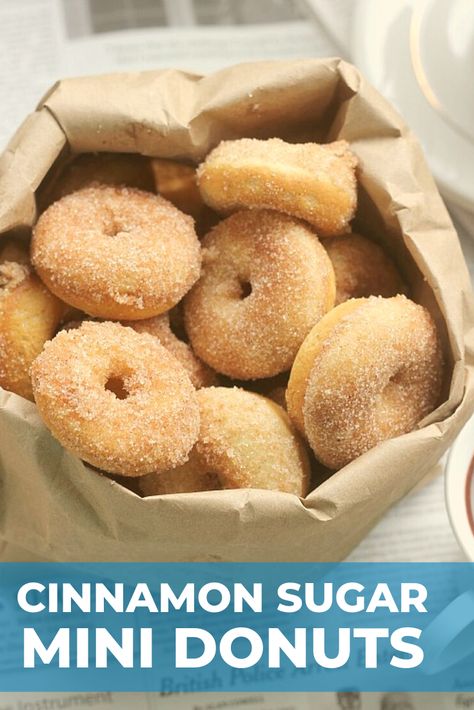 Mini Donut Recipes, Mini Donuts Maker, Donut Maker, Sugar Donut, Cinnamon Sugar Donuts, Cinnamon Recipes, Baked Donuts, Think Food, Mini Donuts