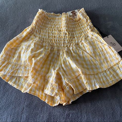 Nwt Sincerely Jules Yellow Checkered Ruffle Shorts Size Xs B Ruffle Shorts Outfit, Trippy Clothes, Uniqlo Shorts, Ruffled Shorts, Yellow Checkered, Sincerly Jules, Womens High Waisted Shorts, Black High Waisted Shorts, Sincerely Jules