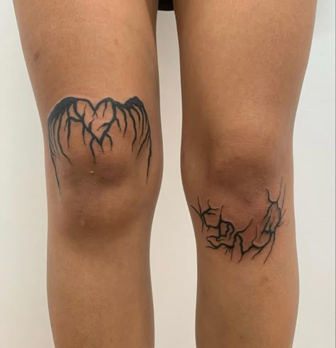 Knee Tattoo Ideas, Knee Tattoos, 16 Tattoo, Handpoke Tattoo, Back Of Shoulder Tattoo, Knee Tattoo, Poke Tattoo, 1 Tattoo, Dainty Tattoos