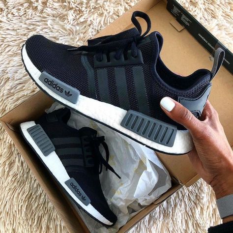 pin/vsco: hayleehackneyy 🦋 Nmd Sneakers, Sneaker Outfits, Loafers Outfit, Adidas Shoes Women, Adidas Nmd R1, Sneakers Adidas, Nmd R1, Elegante Casual, Hype Shoes