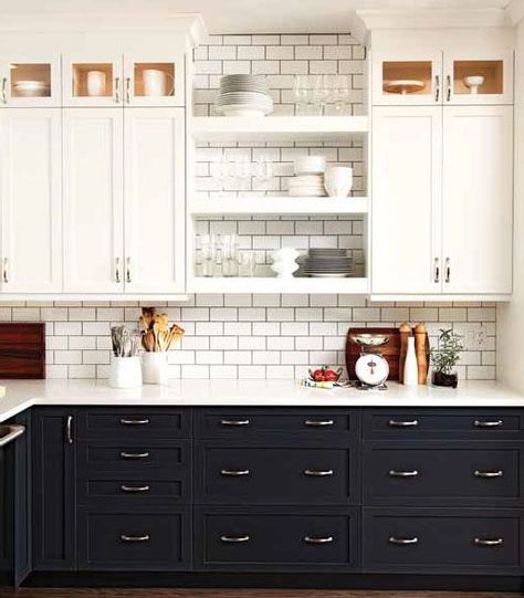 Black and white On website they say this "went wrong", but I love it! Two Toned Kitchen Cabinets, White Upper Cabinets, Two Tone Kitchen Cabinets, White Countertop, Navy Kitchen, Серая Кухня, Two Tone Kitchen, Blue Kitchen, Upper Cabinets