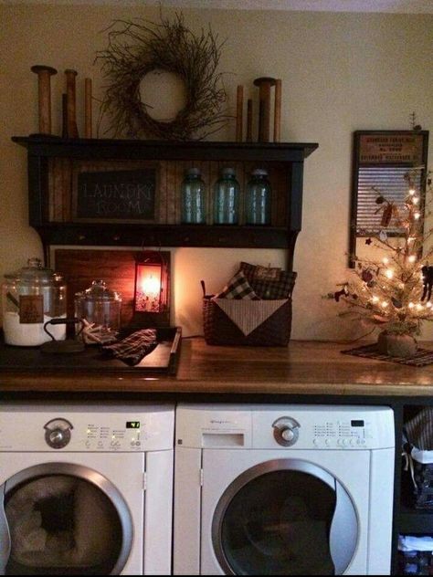 Primitive Laundry Rooms, Country Laundry Rooms, Primitive Bathrooms, Primative Decor, Primitive Homes, Prim Decor, Large Closet, Primitive Decorating Country, Primitive Home