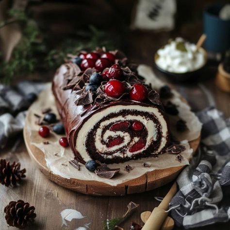 Elegant Chocolate Forest Cake Christmas Cake Elegant, Cream Cheese Layer Cake, Chocolate Christmas Cake, Cheeseburger Meatloaf, Baked Meatloaf, Cake Elegant, Blackberry Cheesecake, Mexican Casserole Recipe, Cheesecake Trifle