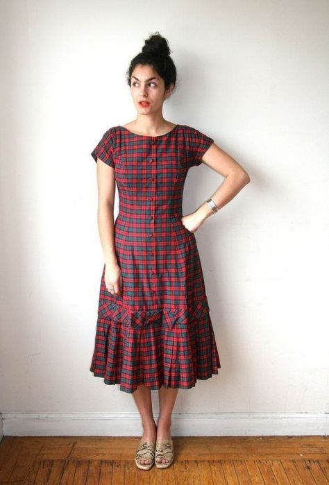 Trendy Frocks, Victoria’s Secret Models, Model Off Duty Style, Frock Models, Plaid Party, Simple Frock Design, Cotton Short Dresses, Frock Designs, Casual Frocks