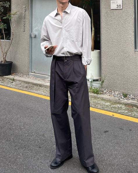 Men Slacks Outfit, Slacks Outfit Casual Men, Men In Slacks, Slacks Outfit Men, Slacks Men, Formals For Men, Slacks Outfit, Korean Suit, Sick Clothes