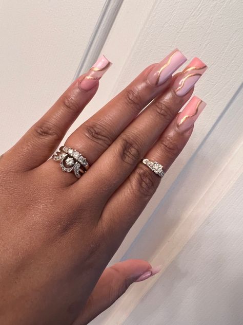 Pink Black And Gold Nails, Pink And Gold Nails Short, Pink And Gold Nails Acrylic, Pink And Gold Nails, Pink Gold Nails, Sweet 16 Nails, Grad Nails, 16 Outfits, Blush Pink Nails