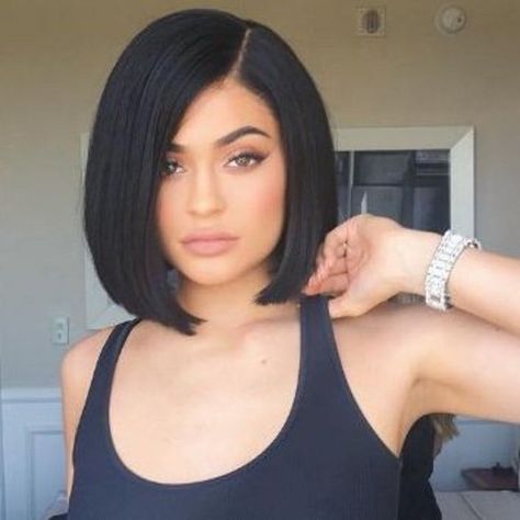 bob hairstyle Kylie Jenner Short Hair, Bob Panjang, Celebrity Bobs, Sleek Bob Hairstyles, Jenner Hair, Caroline Flack, Long Bob Haircuts, Long Bob Hairstyles, Trending Hairstyles