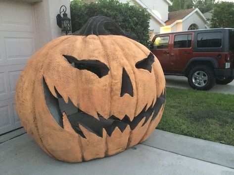 Giant Pumpkin Decoration, Diy Large Pumpkin Decoration, Giant Pumpkin Carving Ideas, Giant Pumpkin Diy, Large Pumpkin Carving Ideas, Diy Giant Pumpkin, Day After Halloween, Big Pumpkin, Photo Props Diy