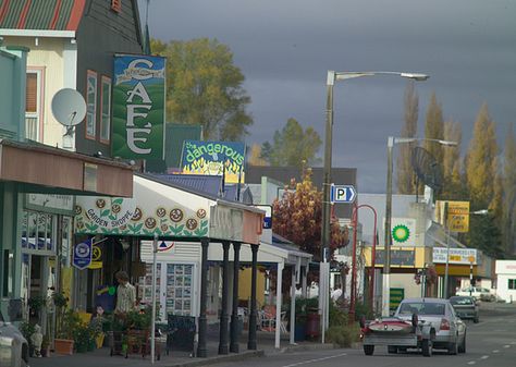 takaka main street - I loved this little town.  Great shopping for Kiwi pressies.  And, the Golden Bay area is so wonderful Best Time To Travel, Water Surfing, Time To Travel, Travel Things, Next Holiday, Travel Information, Main Street, Road Trips, Bay Area