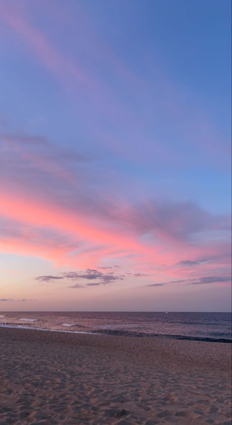 Pink Sunsets Aesthetic, Pink Sunrise Aesthetic, Pink Sunrise Wallpaper, Pink Beach Sunset, Pink Sunset Beach Wallpaper, Italy Sunset, Pictures Of The Sun, Beach Sunset Wallpaper, Winter Sunset