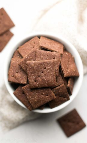 Healthy Mini Chocolate Graham Crackers Recipe -- only 88 calories & 6 ingredients! SO much better than store-bought! Graham Crackers Recipe, Graham Cracker Recipe, Baking Chocolate Recipes, Almond Slice, Cracker Recipe, Graham Cracker Recipes, Crackers Recipe, Teddy Grahams, Baking Chocolate