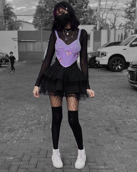 Pastel Gothic Aesthetic Outfit, Black Aesthetic Grunge Outfit, Purple Goth Outfits, Black Gothic Outfit, Goth Aesthetic Outfit, Semi Eita, Dark Clothing, Pastel Goth Outfits, Goth Gf