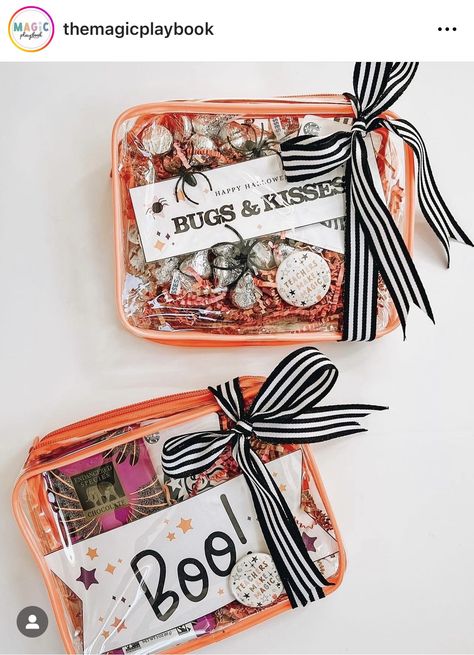 Bugs And Kisses Halloween, Teachers Halloween Gifts, Halloween Gift Ideas For Teachers, Teacher Gifts Halloween, Boo Bags Halloween Ideas, Halloween Teacher Appreciation Ideas, Halloween Teacher Gifts Ideas, Teacher Goodie Bags, Teacher Boo Basket