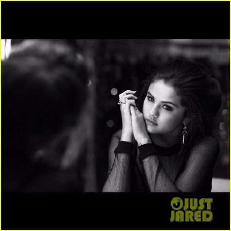 Selena Gomez Heart Wants What It Wants, Alex Russo, Selena Gomez Pictures, Selena G, Makijaż Smokey Eye, Marie Gomez, How To Pose, White Photo, Demi Lovato