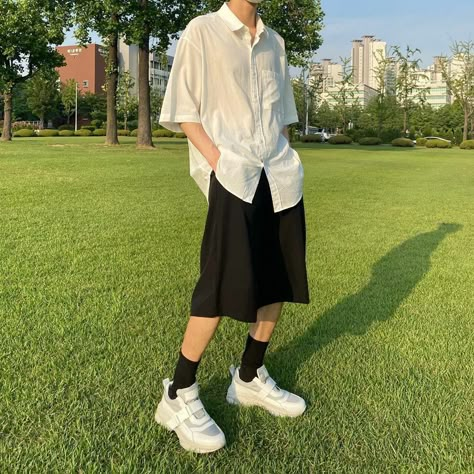 Asian Summer Outfits Men, Tomboy Fashion Summer, Korean Summer Outfits Men, Sick Clothes, Japanese Street Wear, Asian Streetwear, Star Clothing, Men Stylish Dress