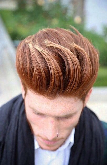 Longues mèches remontées vers l'arrière #cheveux #coiffure #coiffeur #tendances #hair #hairstyle Ginger Hair Men, Frosted Tips, Mens Hair Colour, Mens Hair Trends, 2015 Hairstyles, Corte De Cabelo Masculino, Moustaches, Ginger Hair, Cool Haircuts