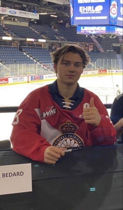 Connor Bedard Hockey, Hockey Hair Boys, Conner Bedard Cute, Connor Bernard, Conner Bedard Hockey, Hot Hockey Players Nhl, Conor Bedard, Connor Bédard, Regina Pats