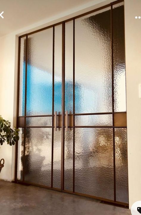 Restaurant Doors, Pintu Interior, Restaurant Door, Porte In Ferro, Door Glass Design, Glass Doors Interior, Door Design Interior, Glass Partition, Partition Design