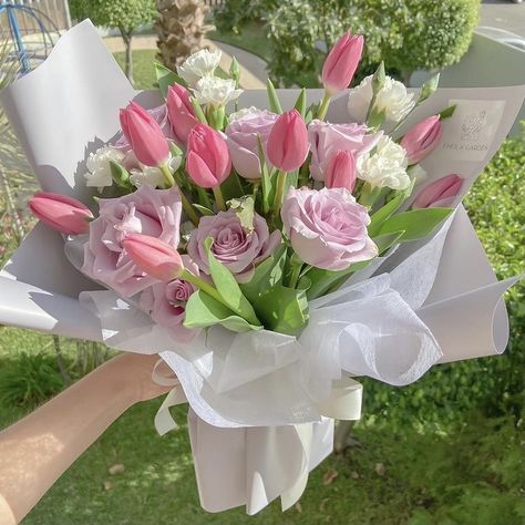 Roses And Tulips Bouquet Floral Arrangements, Pink Roses And Tulips Bouquet, Tulip Bouquet Ideas, Tulip Ramo, Cute Small Flower Bouquet, Tulip And Lily Bouquet, Tulips And Roses Bouquet, Tulip Rose Bouquet, Tulip Bouquet Arrangement