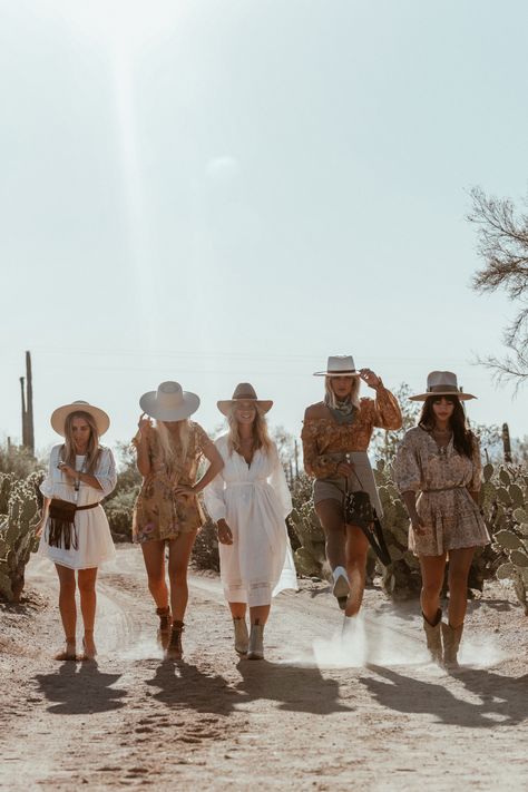 ESCAPE TO ARIZONA – Spell & the Gypsy Collective Look Hippie Chic, Look Boho Chic, Rocky Barnes, Boho Brand, Look Festival, Hippy Chic, Boho Party, Cow Boy, Chic Outfit