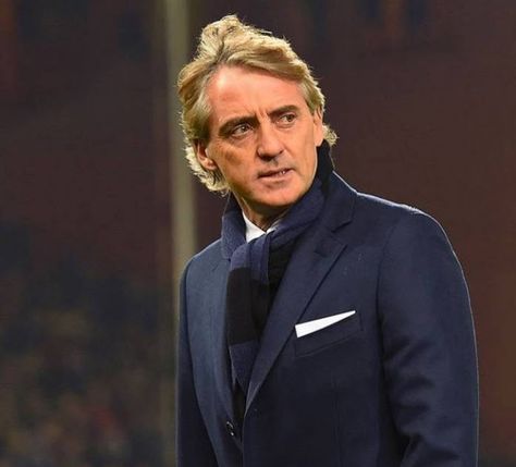 Roberto Mancini, Different Sports, Sports Fashion, Inter Milan, Manchester City, Old Money, Football Club, Manchester, Coaching