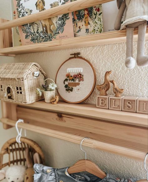 Embroidered Nursery Decor, Cottage Theme Nursery, Vintage Nursery Shelf Decor, Vintage Baby Nursery Ideas, Vintage Farm Nursery, Thrifted Nursery, Cottage Core Nursery, Vintage Inspired Nursery, Pink And Green Nursery