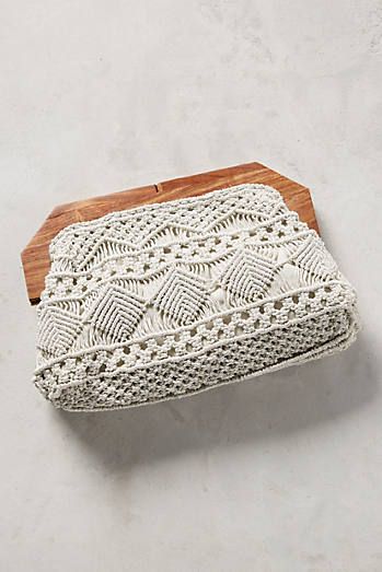 Kamm Woven Metallic Clutch Macrame Clutch, Makramee Diy, Macrame Purse, Macrame Wall Hanging Patterns, Home Decor Idea, Macrame Plant Holder, Metallic Clutch, Crochet Clutch, Macrame Wall Art