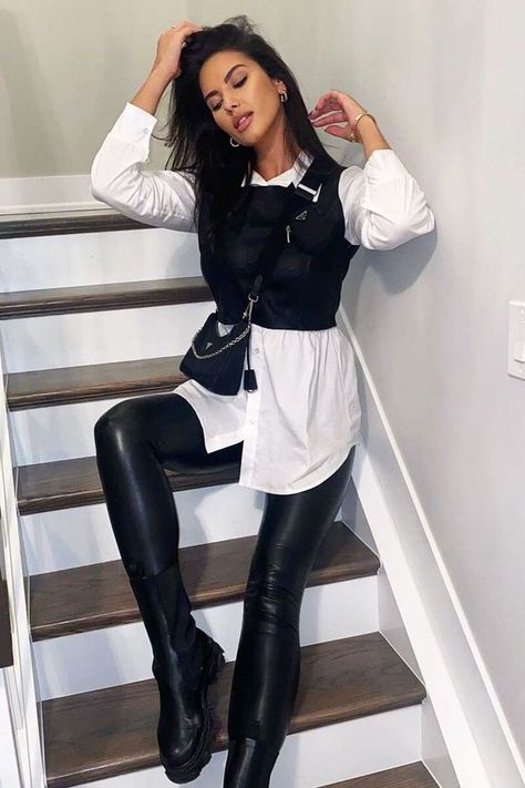 Leather Leggings Summer, Styling Leather Leggings, Faux Leather Pants Outfit, Pu Leggings, White Shirt Outfits, Peplum Shirt, Leather Pants Outfit, Leather Panel, Peplum Shirts