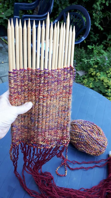 First attempt with stick weaving Kids Weaving Projects, Peg Looms, Weaving Sticks, Stick Weaving, Paper Basket Weaving, Tapestry Loom Weaving, Plastic Yarn, Yarn Crafts For Kids, Weaving For Kids