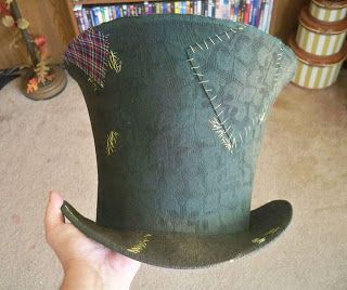 GEEK BY DESIGN: TARRENT'S TOP HAT Diy Mad Hatter Hat, Mad Hatter Top Hat, Hatter Costume, Mad Hatter Costume, Mad Tea Parties, Alice Costume, Movie Halloween Costumes, Maleficent Costume, Steampunk Top Hat