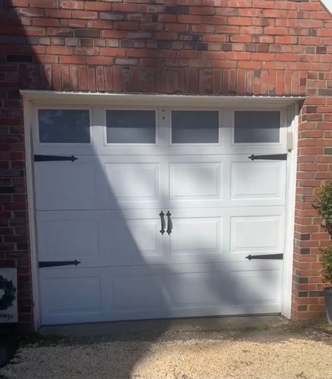 Garage Doors With Windows, Doors With Windows, Carriage Garage, Carriage Garage Doors, Garage Door Accessories, Garage Door Decor, Door Accessories, Hacks Diy, Garage Door