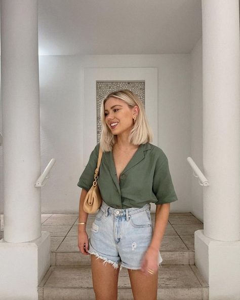 Laura Jade Stone on Instagram: "💙💚" Laura Jade Stone, Europe Outfits, Elegante Casual, Mode Casual, Jade Stone, Summer Fashion Outfits, Mode Inspiration, Spring Summer Outfits, Outfits Casuales