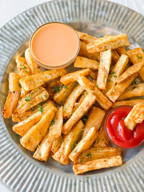 Air Fried Jicama Fries, Yuca Fries Air Fryer, Yuca Frita Air Fryer, Yuca Fries Sauce, Cassava Fries, Low Histamine Diet, Spicy Seasoning, Boricua Recipes, Bistro Food